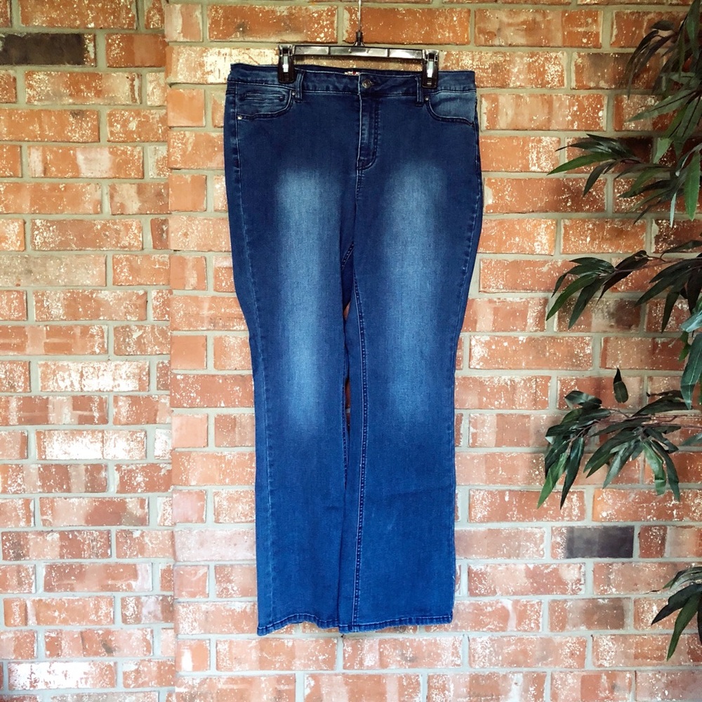 Liverpool Boot Cut Plus Size Jeans 16W